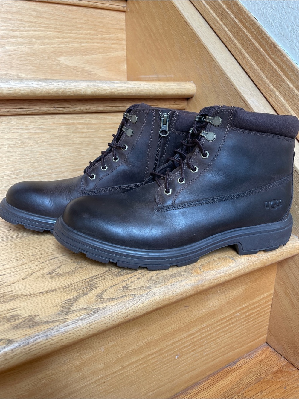 UGG UGG Biltmore Mid Boot Plain Toe Men's Dark Brown Leather Lace-Up Ankle Boots